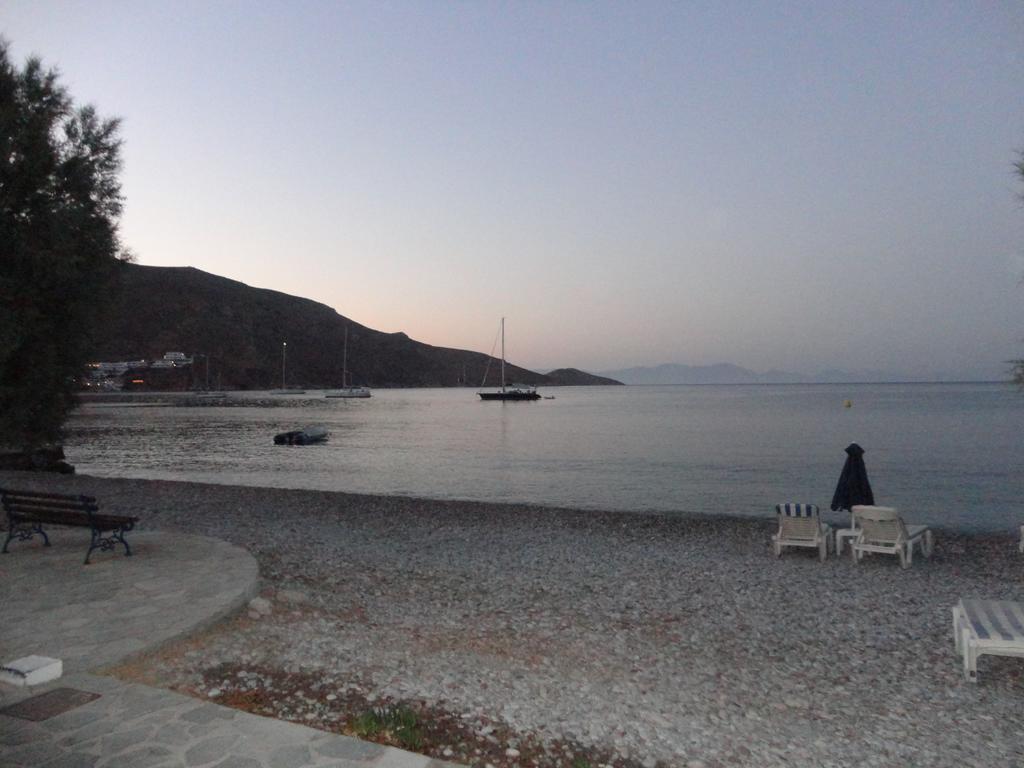 Pavlos Rooms Livadia  외부 사진