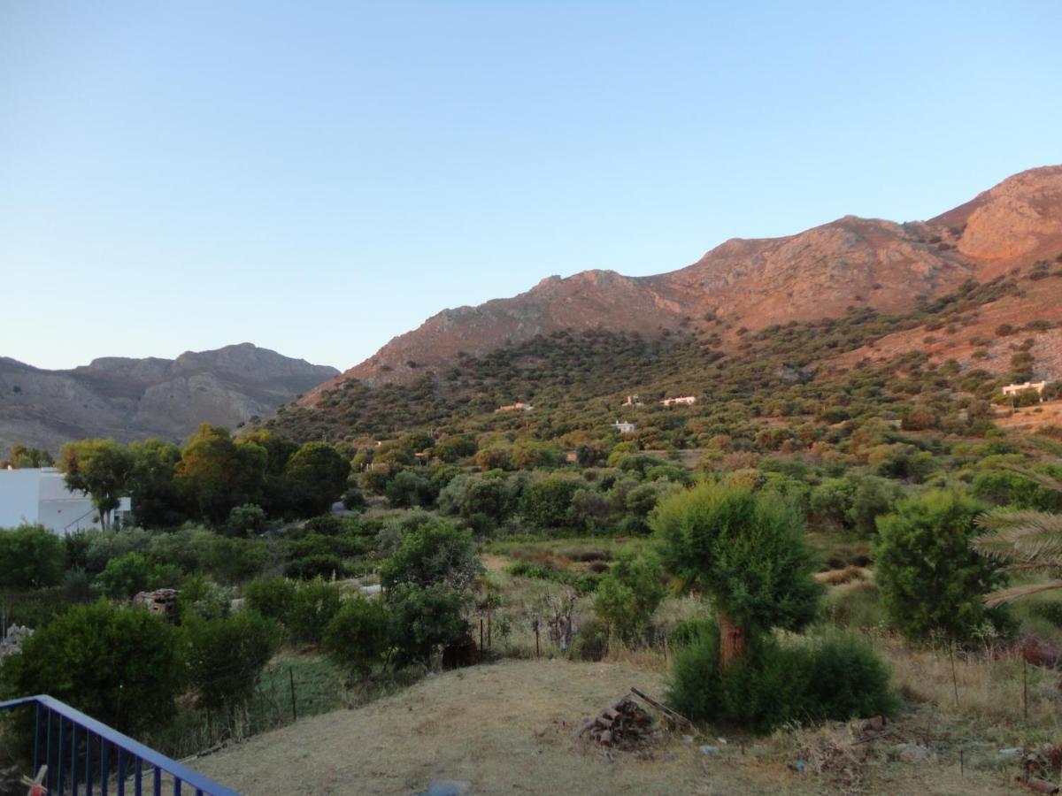Pavlos Rooms Livadia  외부 사진
